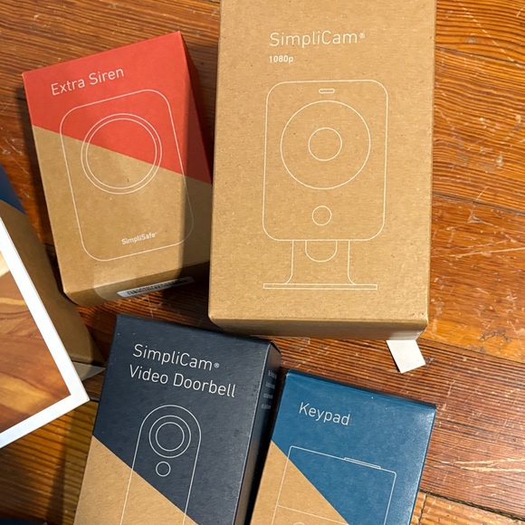 SimpliSafe Security system - Picture 4 of 6